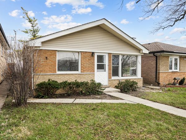 7727 New England Avenue , Burbank, IL 60459