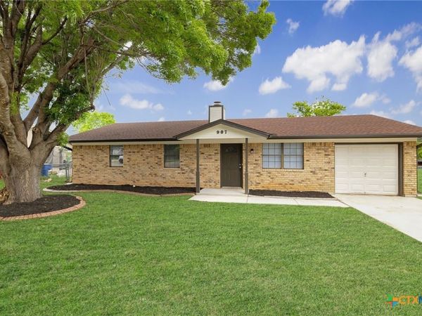 907 Hackberry Street , Copperas Cove, TX 76522