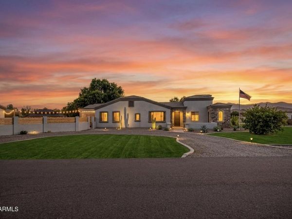 18811 W COLLEGE Drive, Litchfield Park, AZ 85340