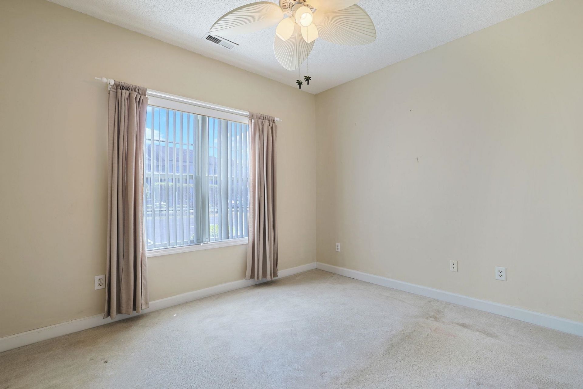 4640 Lightkeepers Way Photo 16