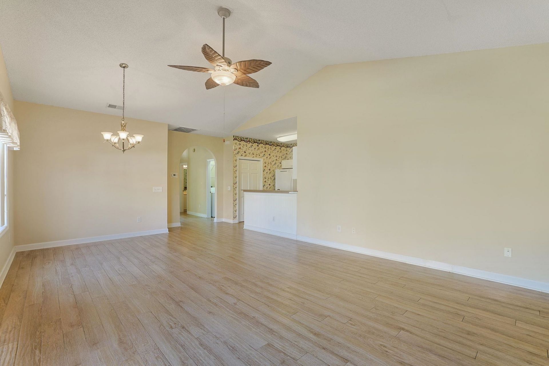 4640 Lightkeepers Way Photo 5