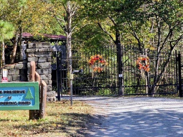 685 Aerie Lake Circle , Summertown, TN 38483