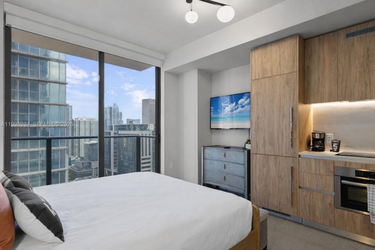 11 NE 6th St, Unit 2102, Miami, FL 33132 Photo