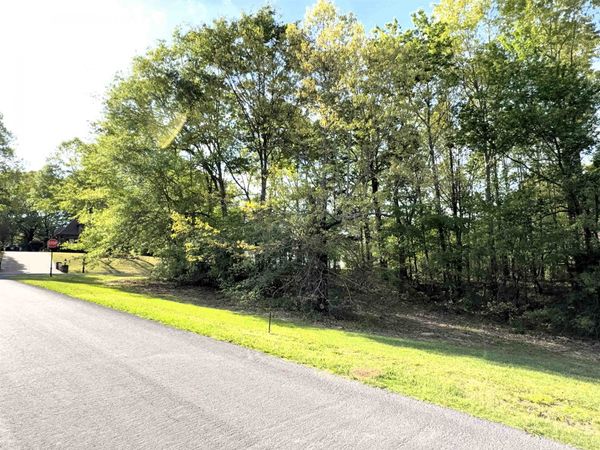 70 GROVE PARK LN, Piperton, TN 38017