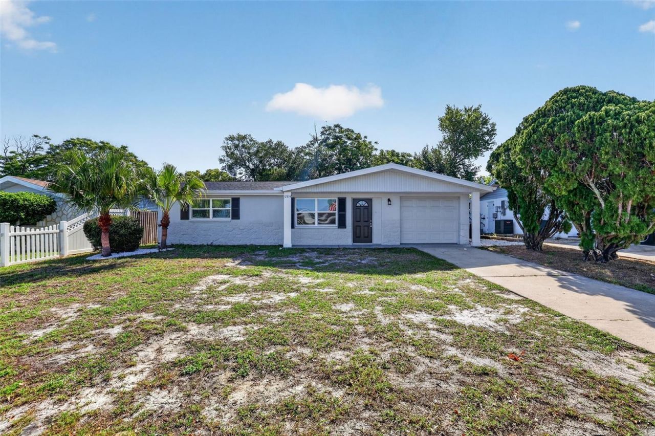 10914 Leeds Road , Port Richey, FL 34668 Photo