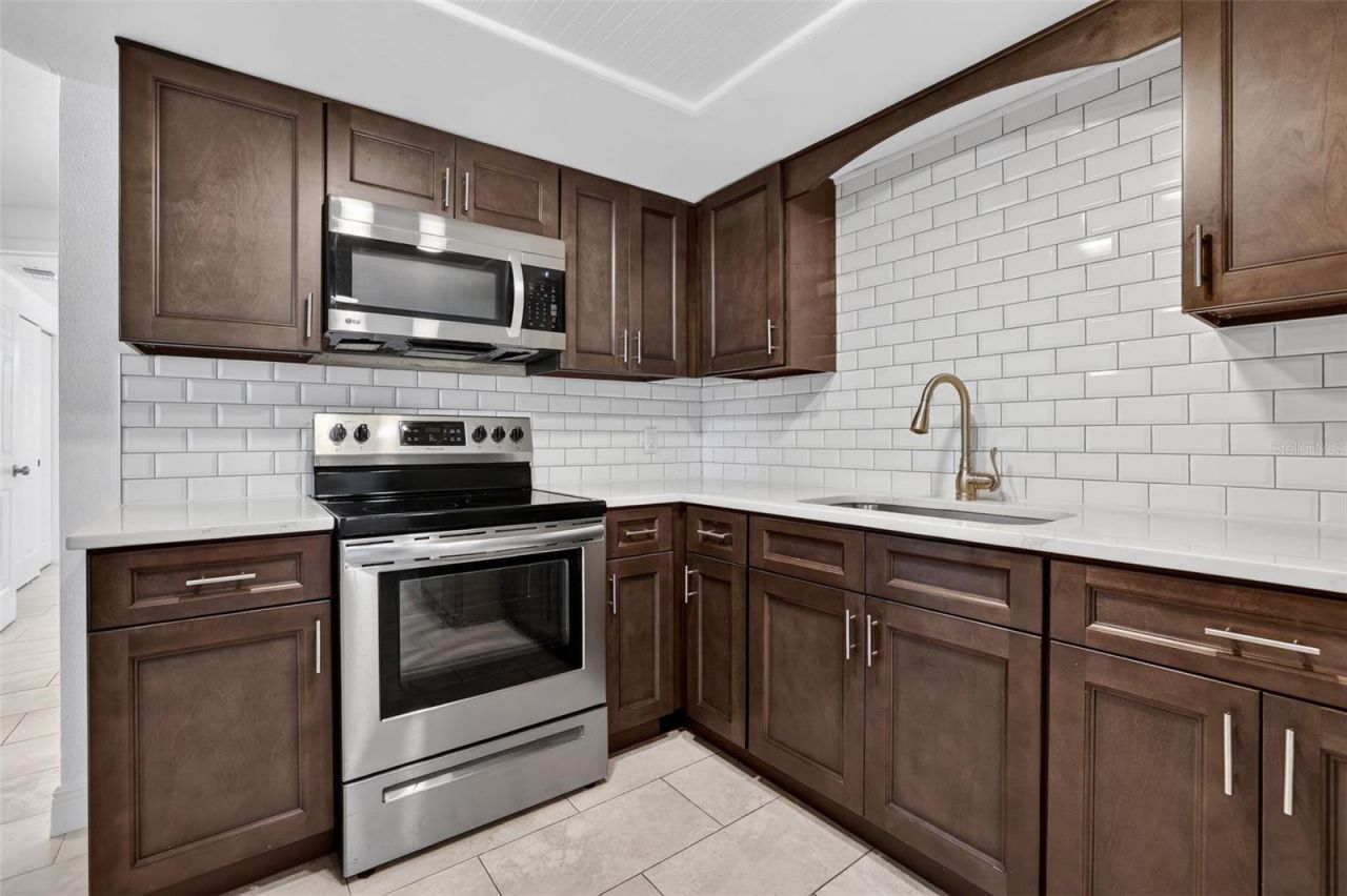 10914 Leeds Road , Port Richey, FL 34668 Photo