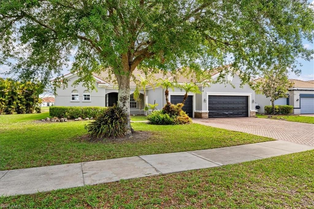 2099 Grove Dr, Naples, FL 34120 Main Photo