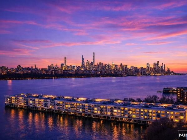 324 The Promenade, EDGEWATER, NJ 07020