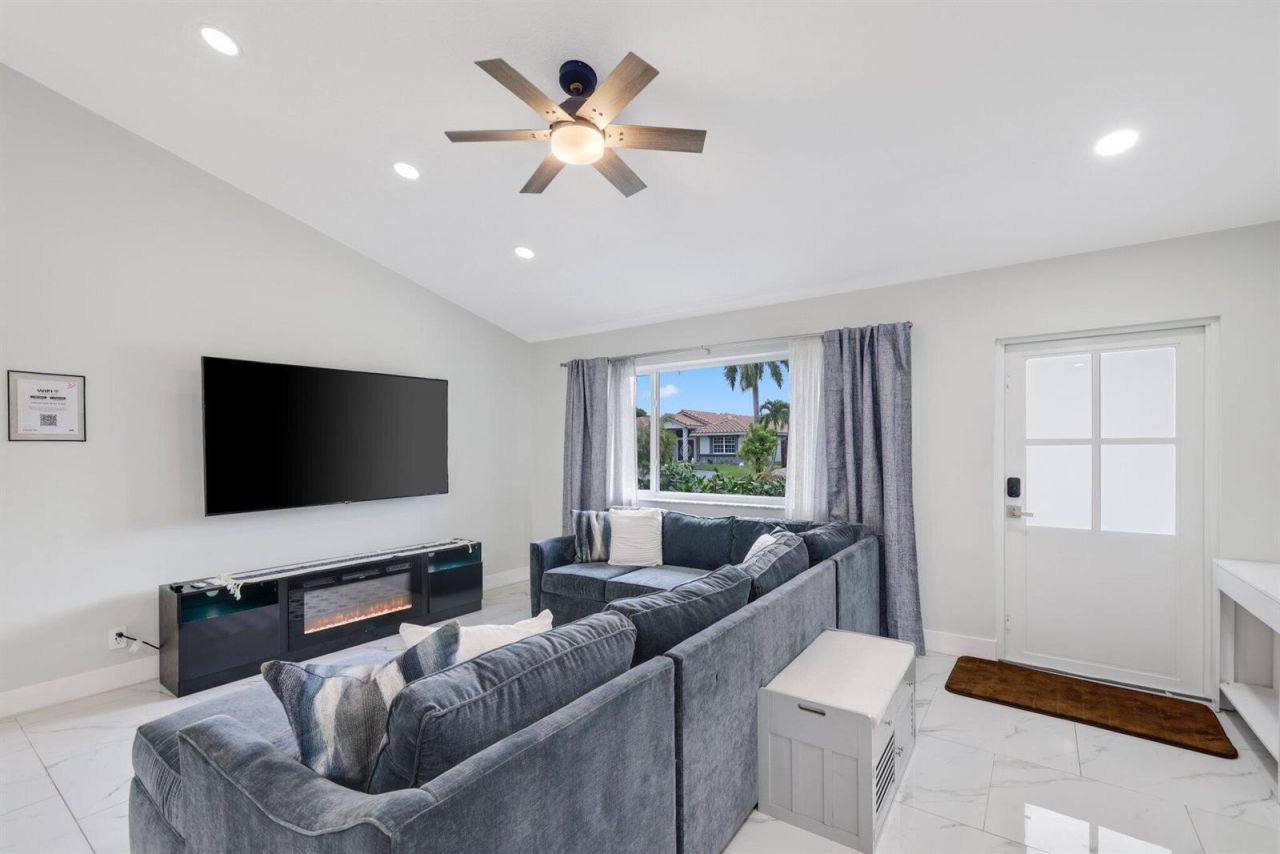 510 NE 38th Street, Deerfield Beach, FL 33064 Photo