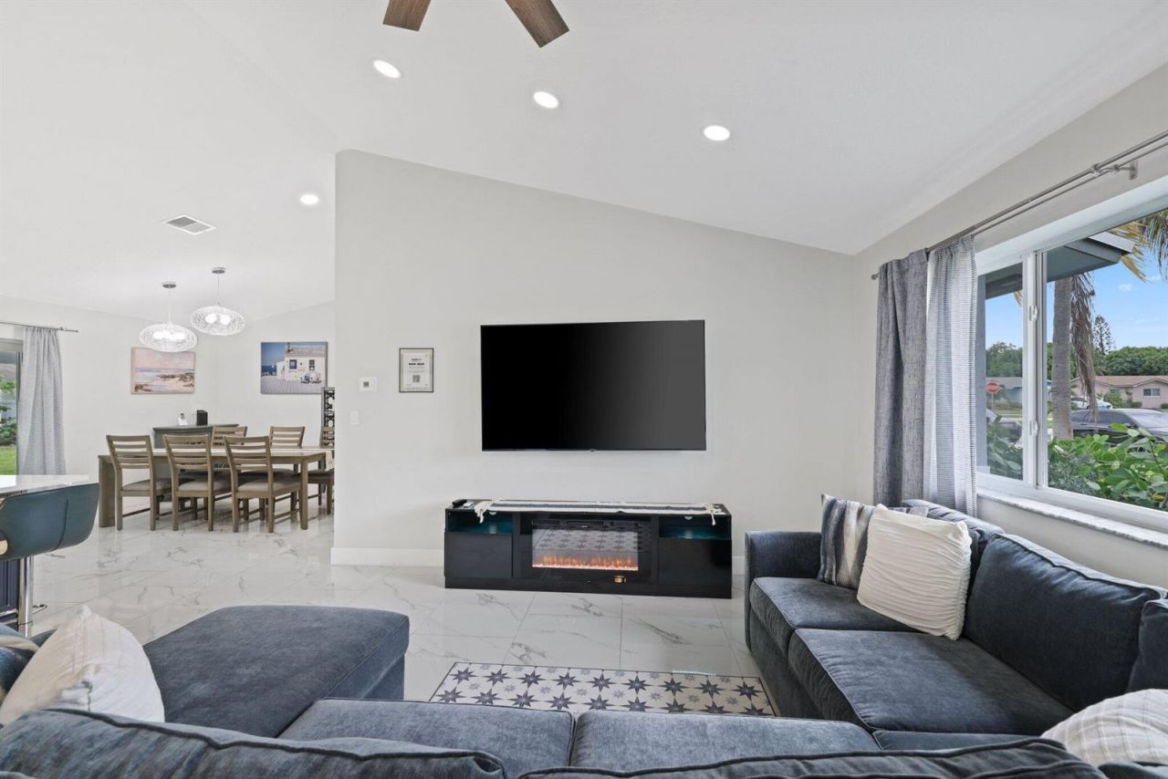 510 NE 38th Street, Deerfield Beach, FL 33064 Photo
