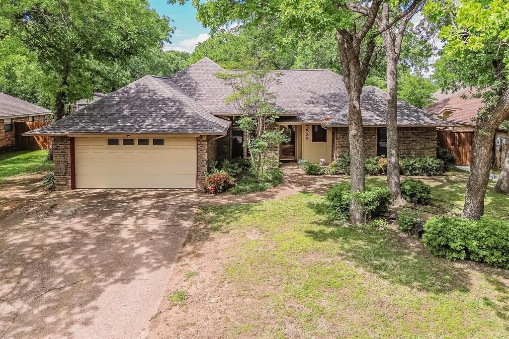 7525 Woodhaven Drive, North Richland Hills, TX 76182 Main Photo