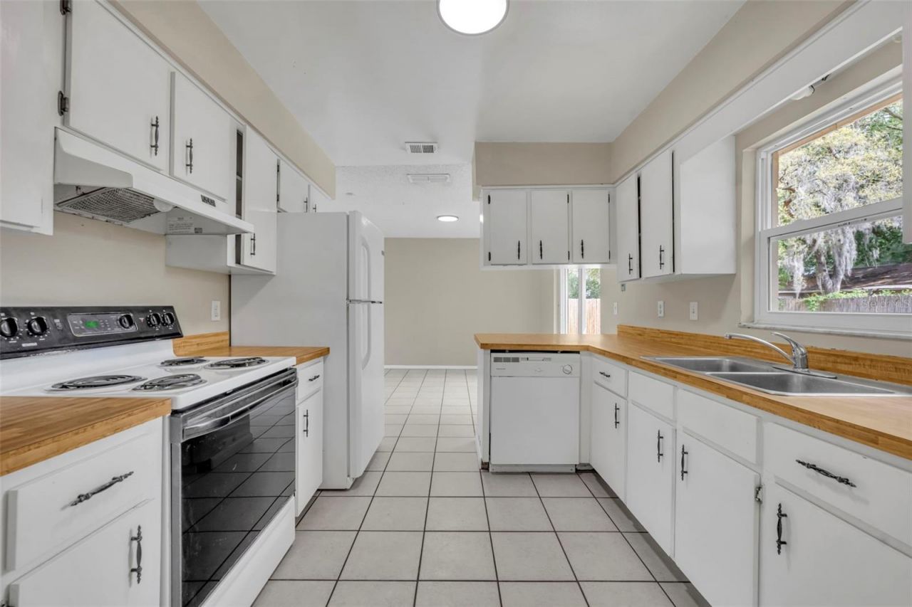 3046 N Windchime Circle , Apopka, FL 32703 Photo