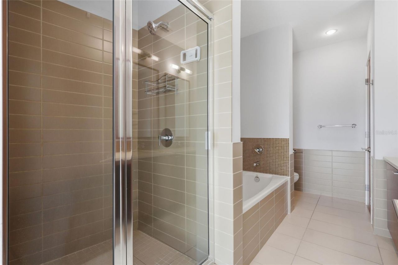 111 N 12th Street , Unit 1811, Tampa, FL 33602 Photo