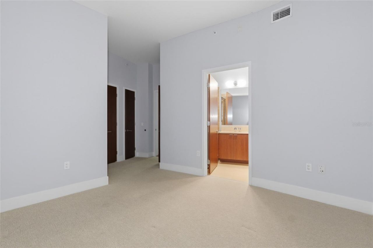 111 N 12th Street , Unit 1811, Tampa, FL 33602 Photo