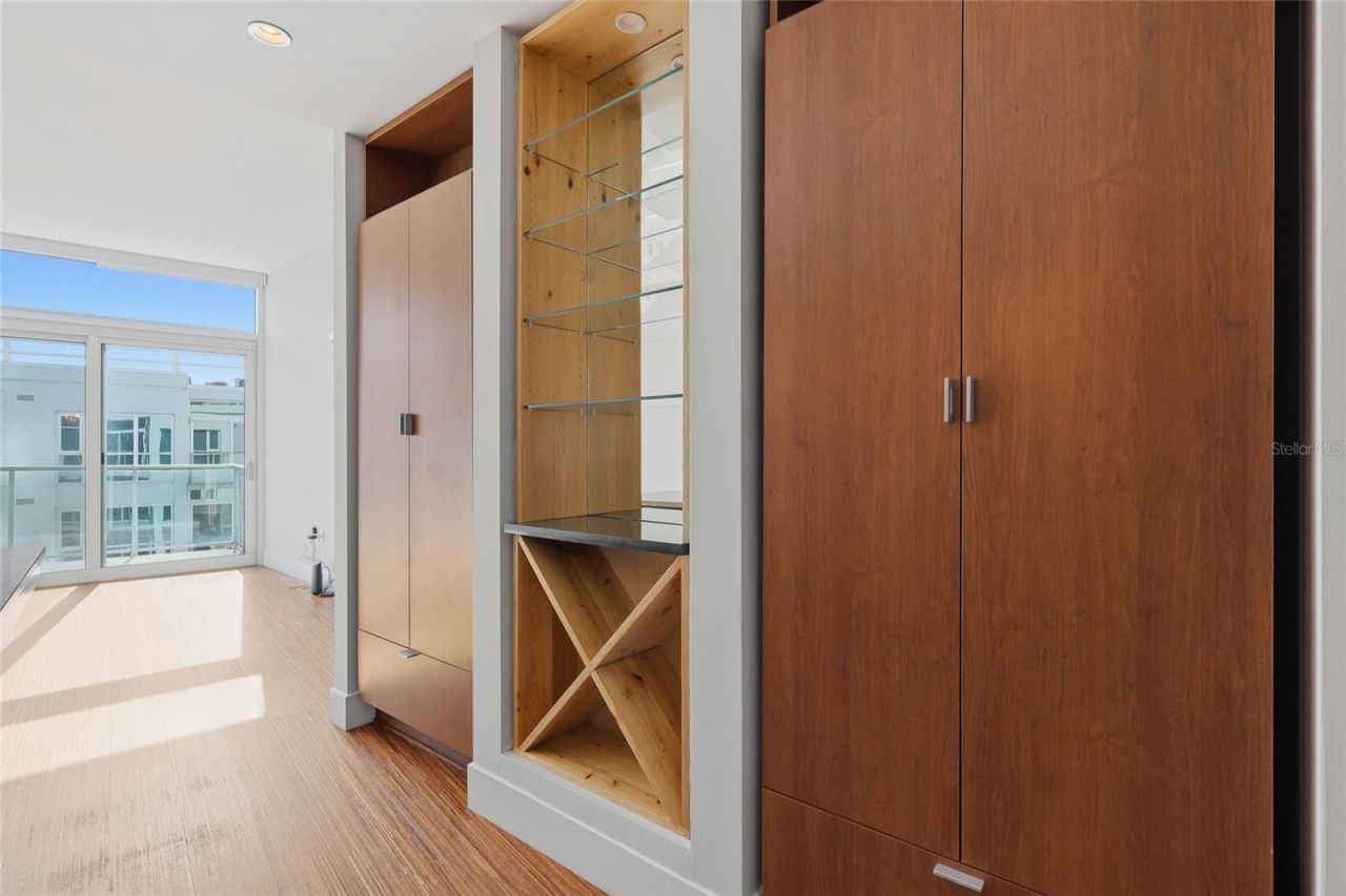 111 N 12th Street , Unit 1811, Tampa, FL 33602 Photo