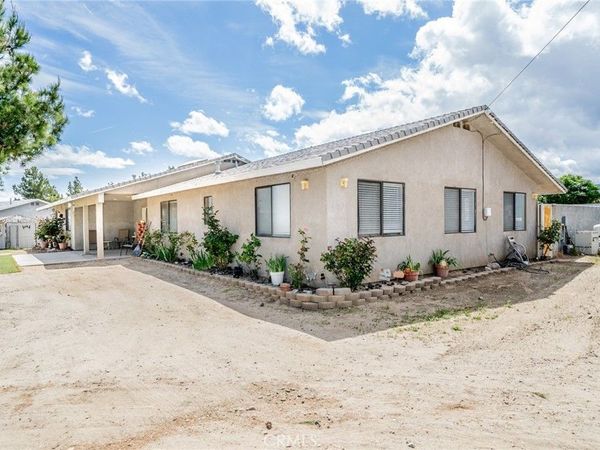 9980 Johnson , Phelan, CA 92371