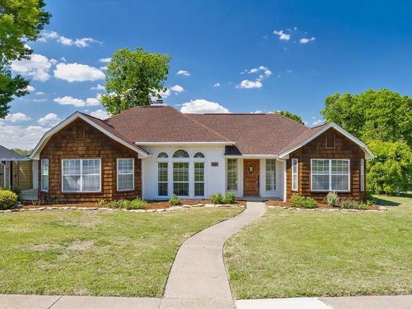 311 Creekview Circle, Crandall, TX 75114