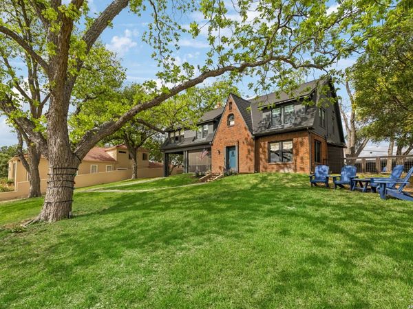 110 Henderson St, Alamo Heights, TX 78209