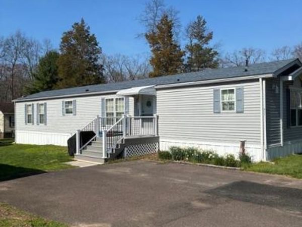 617 WILLOW DRIVE , GREEN LANE, PA 18054