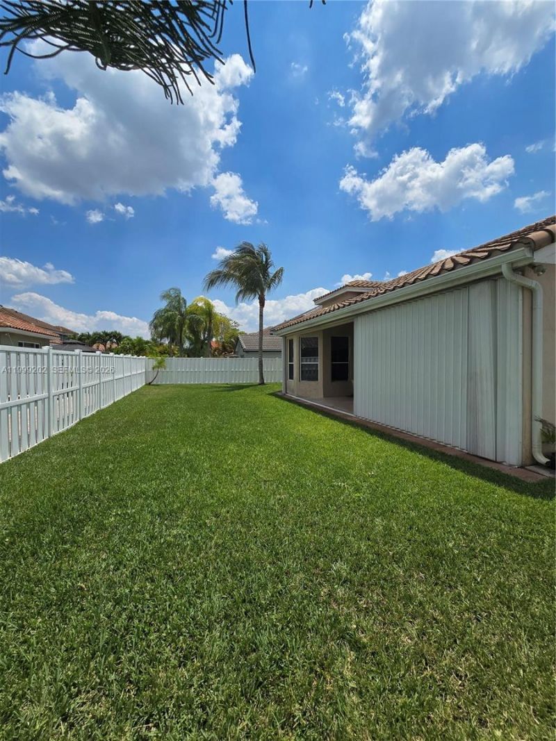 18341 NW 10th St, Pembroke Pines, FL 33029 Photo