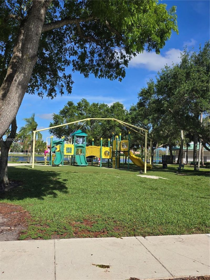 18341 NW 10th St, Pembroke Pines, FL 33029 Photo