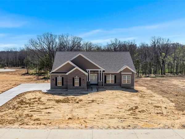 308 Schaper Estates Xing, Foristell, MO 63348