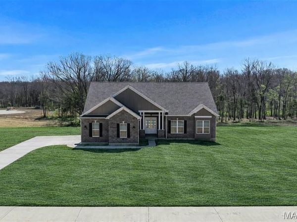 308 Schaper Estates Xing, Foristell, MO 63348