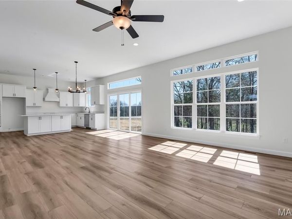 308 Schaper Estates Xing, Foristell, MO 63348