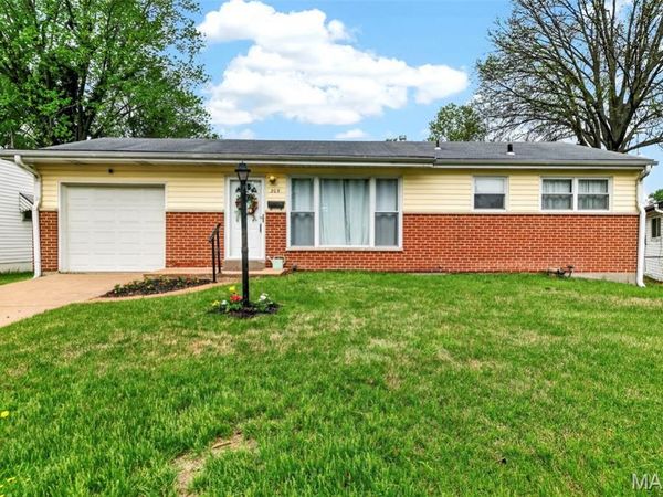 205 Lynn Meadows Lane, Florissant, MO 63033