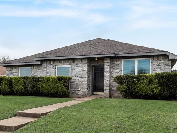 1205 Candlenut Court, DeSoto, TX 75115