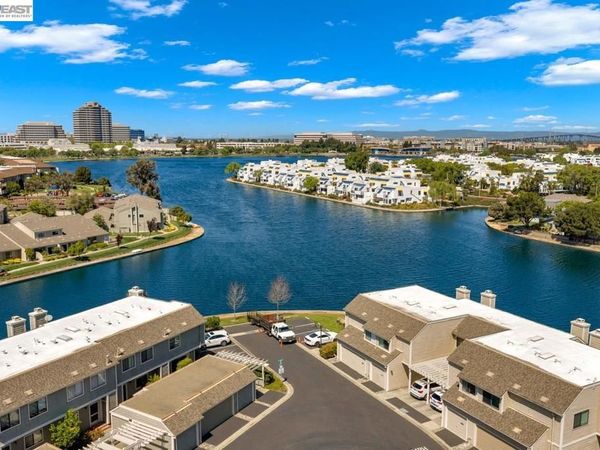 828 Columba Ln, Foster City, CA 94404