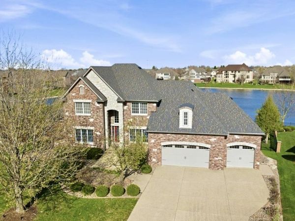 5 Mackenzie Court , Bloomington, IL 61704