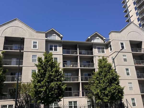 1075 Peachtree Walk NE, Unit 221, Atlanta, GA 30309