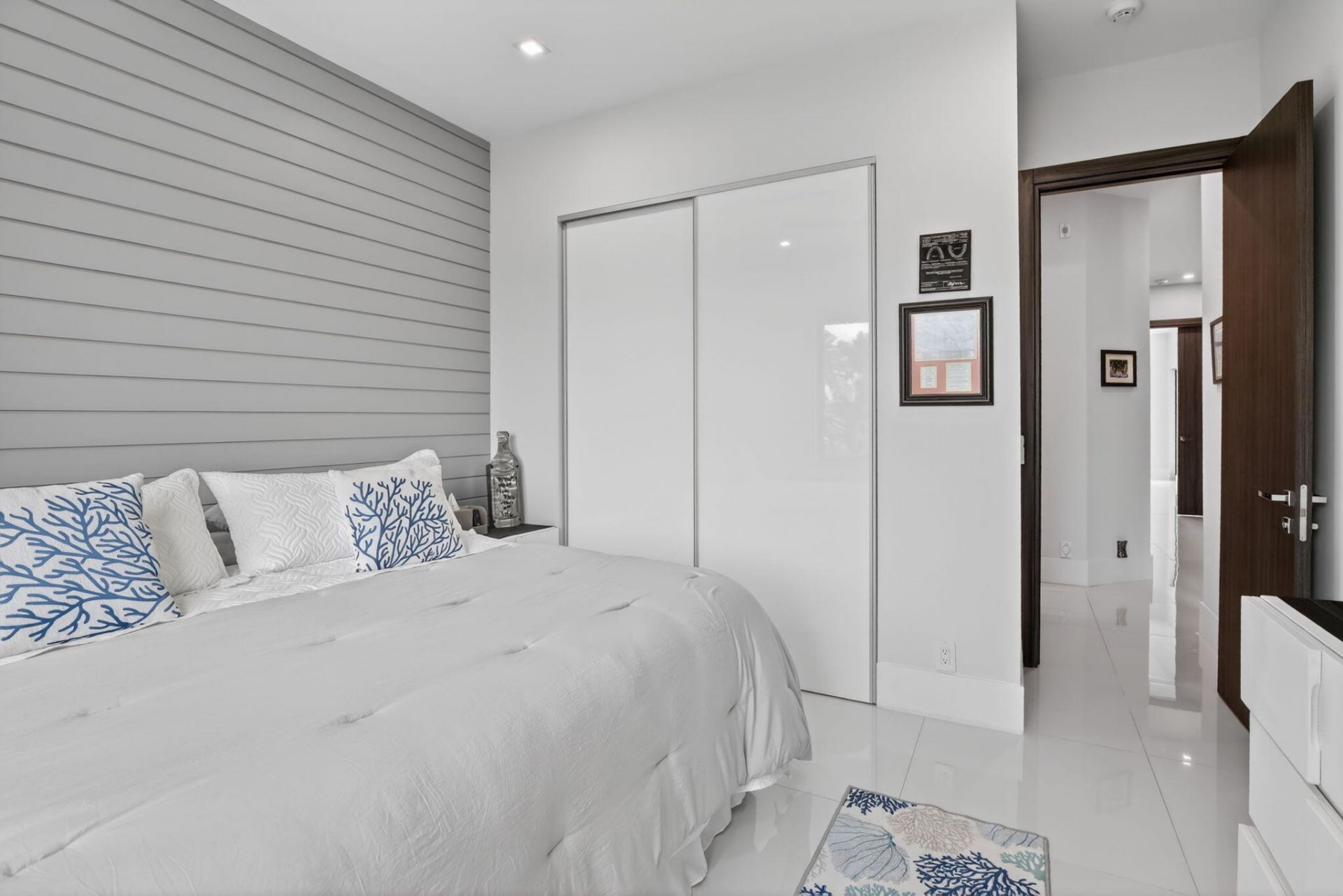 334 Isle Of Capri Drive, Fort Lauderdale, FL 33301 Photo