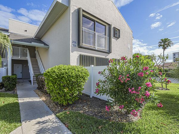 3206 S Lakeview Circle, Unit 1206, Hutchinson Island, FL 34949