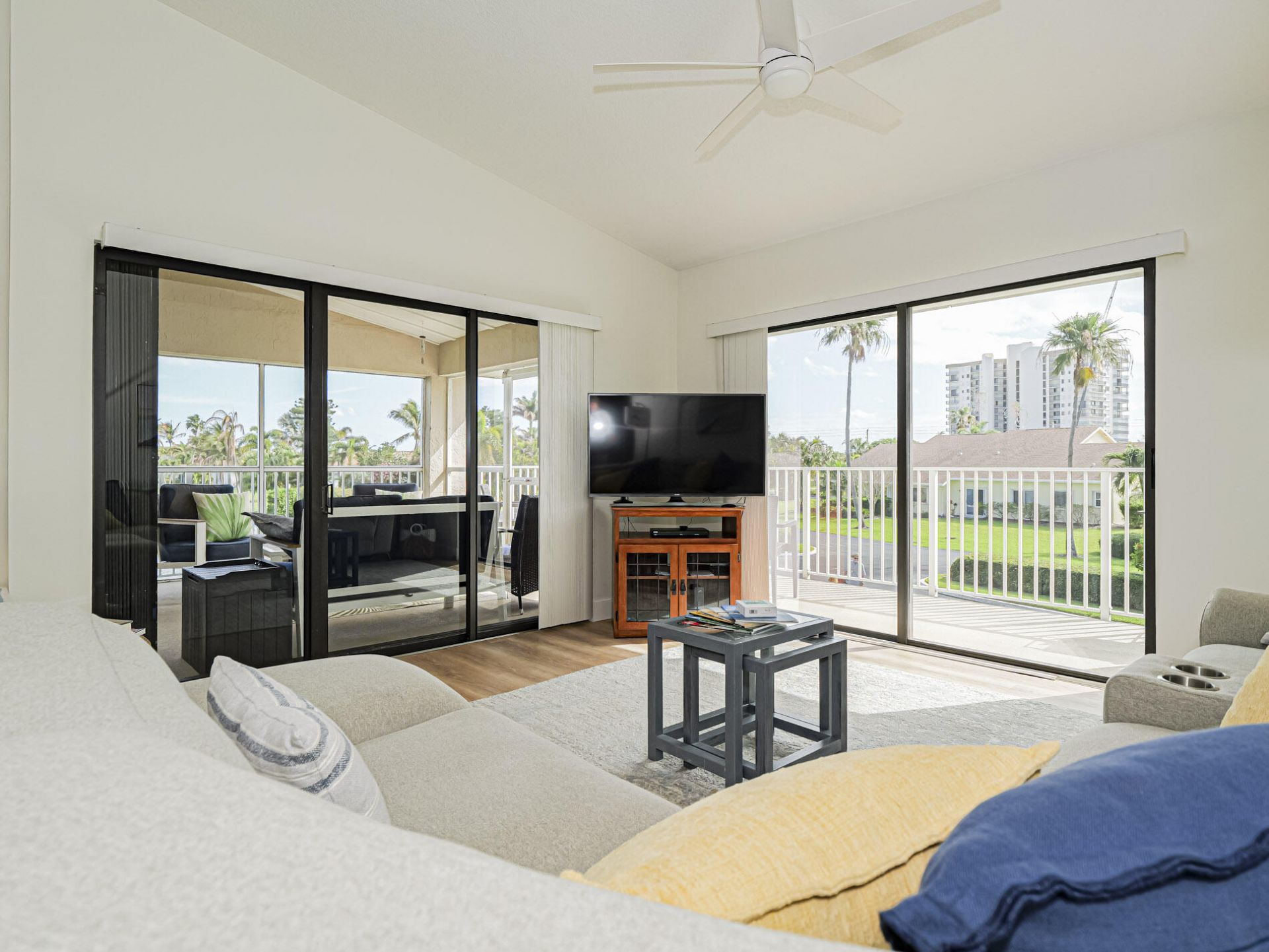 3206 S Lakeview Circle, Unit 1206, Hutchinson Island, FL 34949 Photo