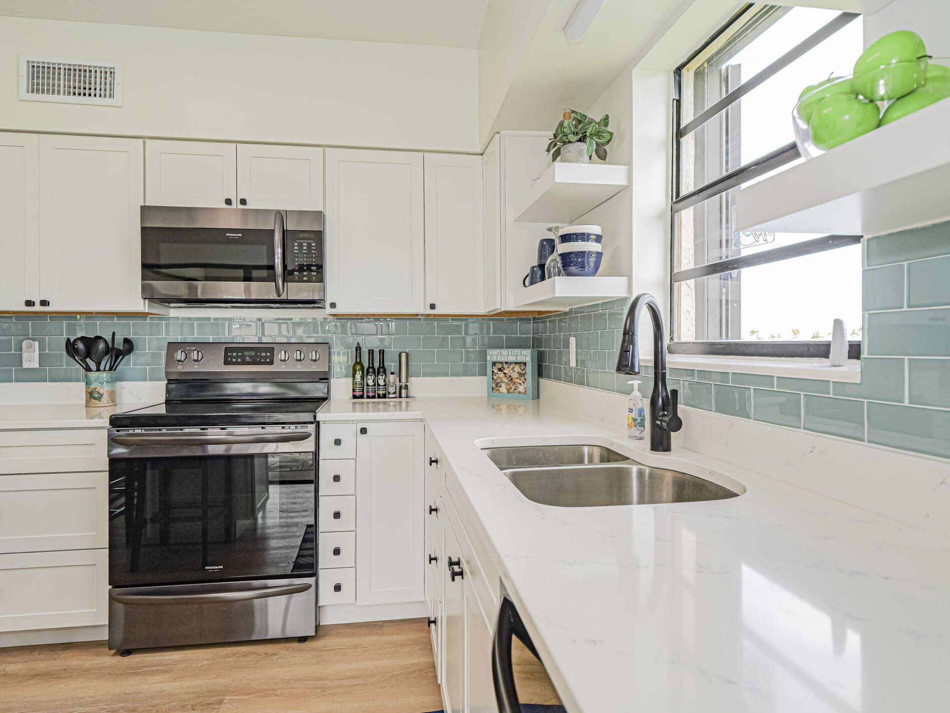 3206 S Lakeview Circle, Unit 1206, Hutchinson Island, FL 34949 Photo