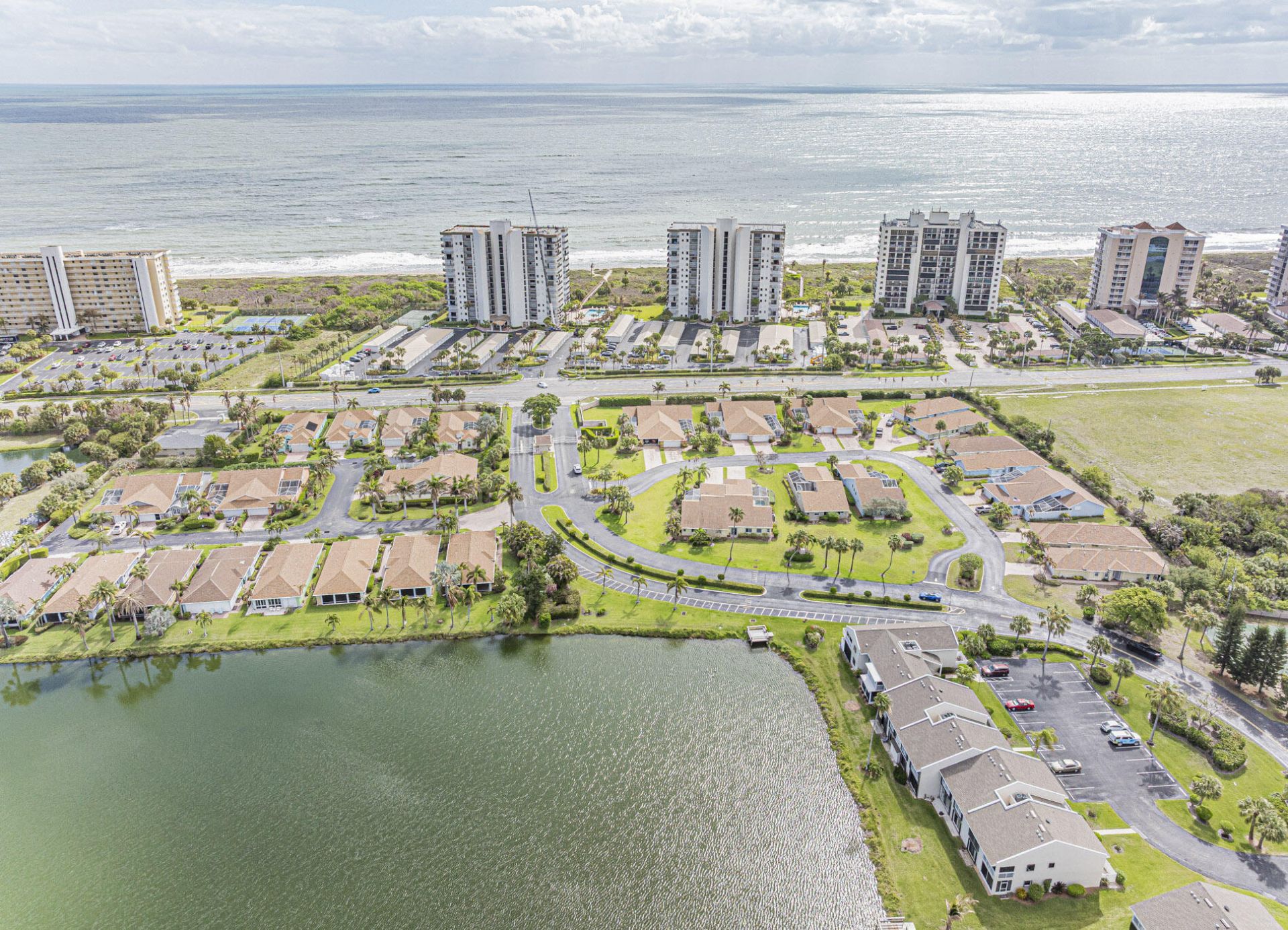 3206 S Lakeview Circle, Unit 1206, Hutchinson Island, FL 34949 Photo