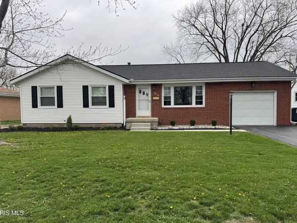 2418 Hollybrook Drive, Findlay, OH 45840