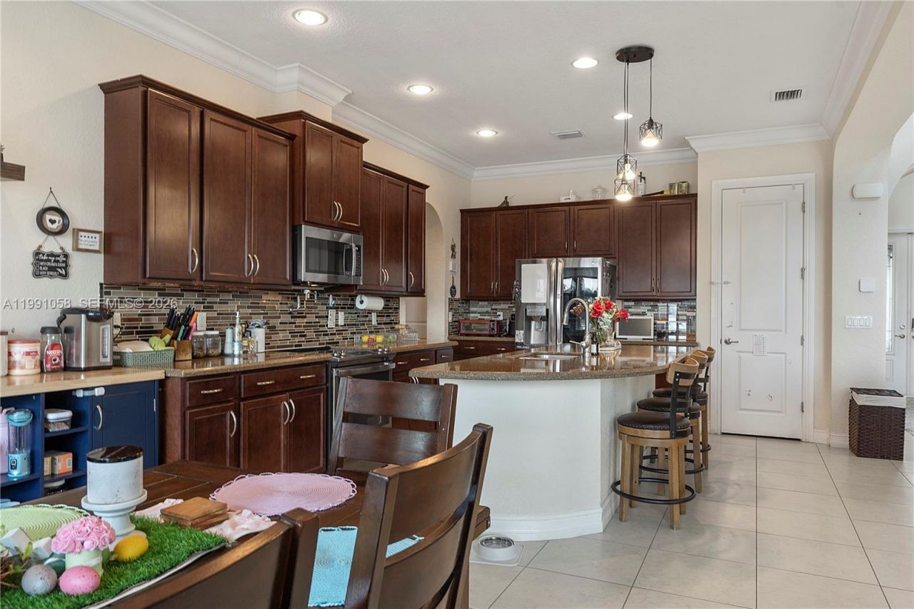 11332 SW 12th St, Pembroke Pines, FL 33025 Photo