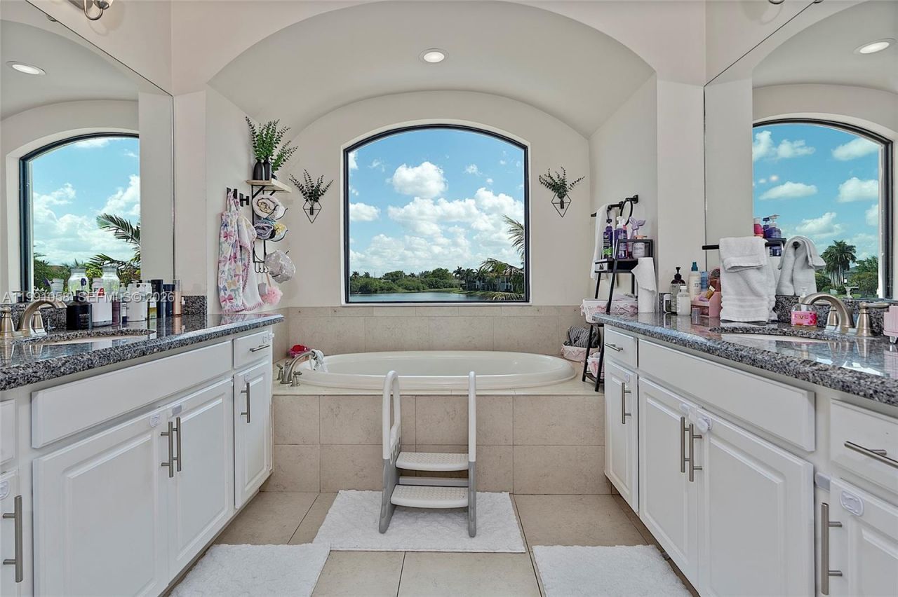 11332 SW 12th St, Pembroke Pines, FL 33025 Photo