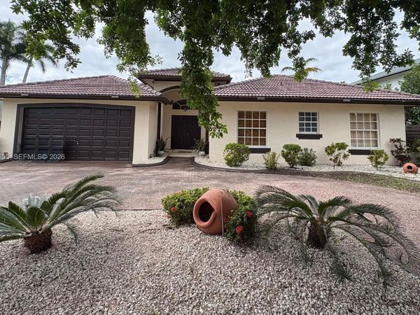 15816 SW 103rd Ln , Miami, FL 33196