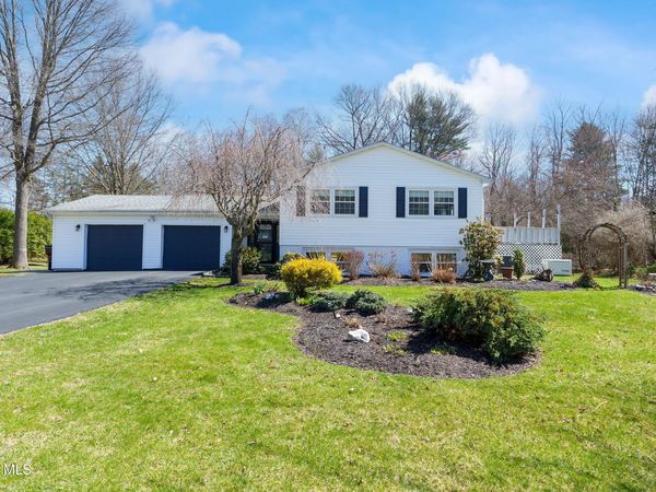 866 Huntingdon Drive, Schenectady, NY 12309