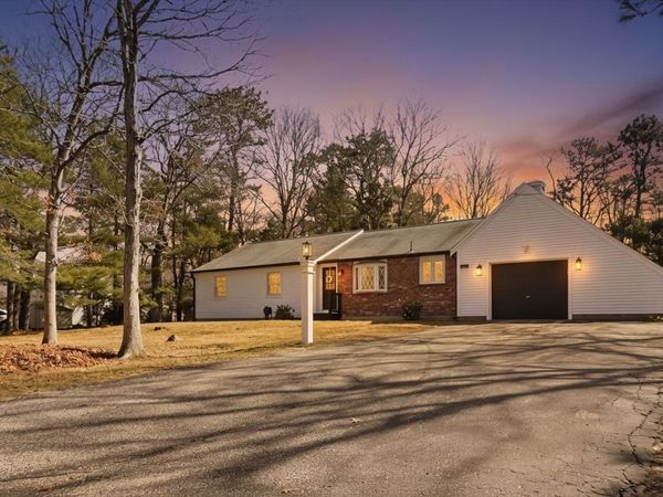 38 White Oak Trl, Barnstable, MA 02632