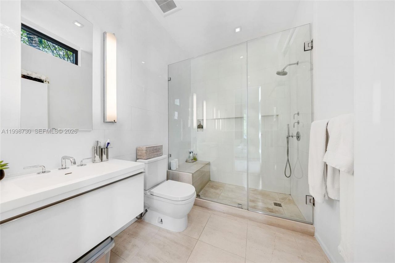 4515 N Michigan Ave, Miami Beach, FL 33140 Photo