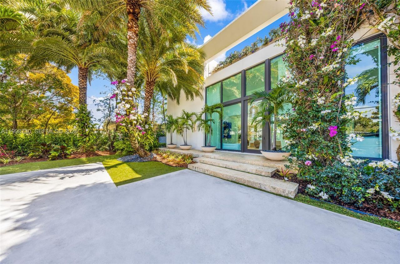 4515 N Michigan Ave, Miami Beach, FL 33140 Photo