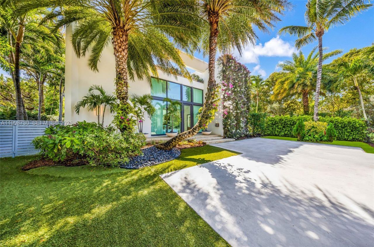 4515 N Michigan Ave, Miami Beach, FL 33140 Photo