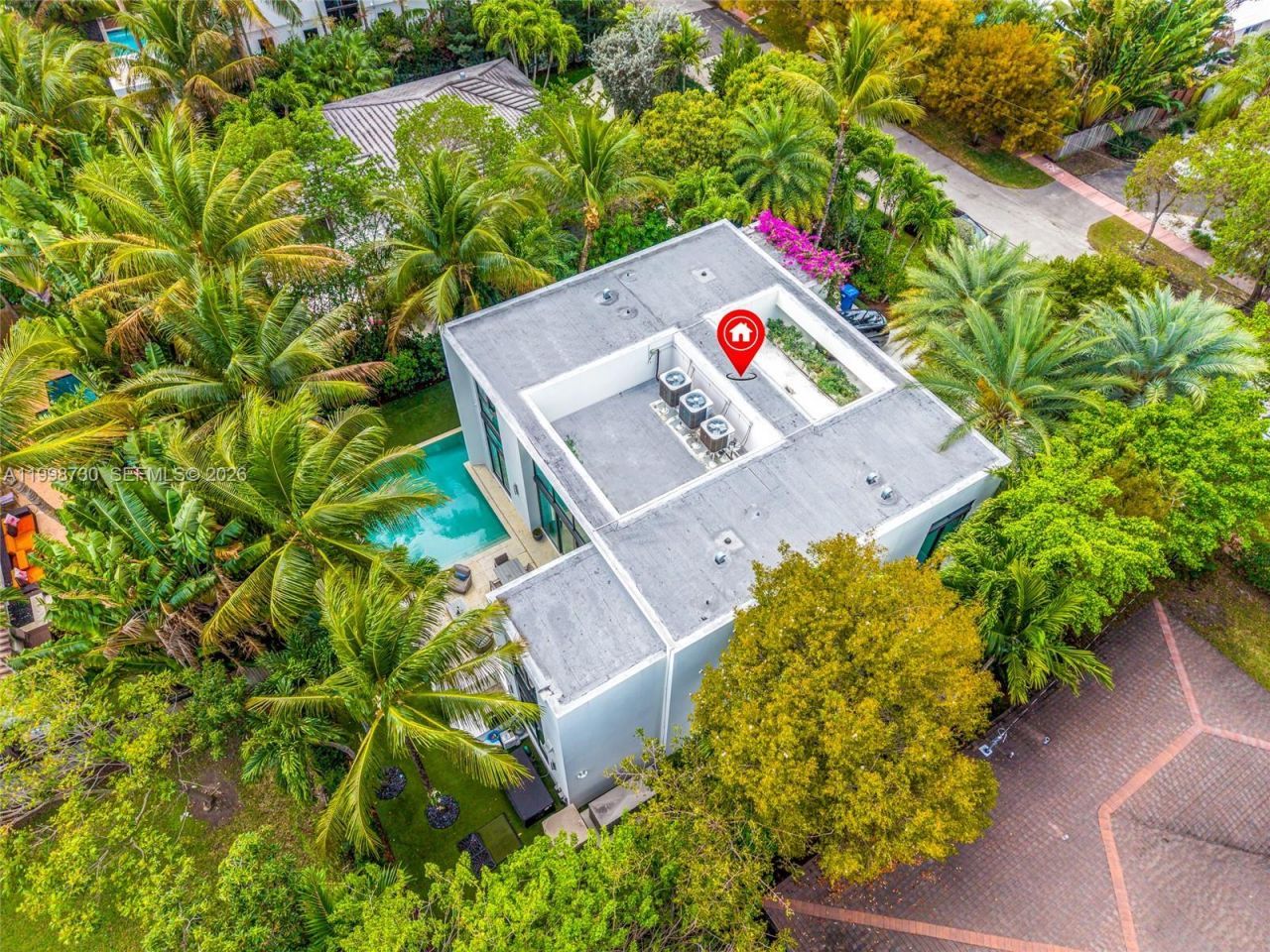 4515 N Michigan Ave, Miami Beach, FL 33140 Photo