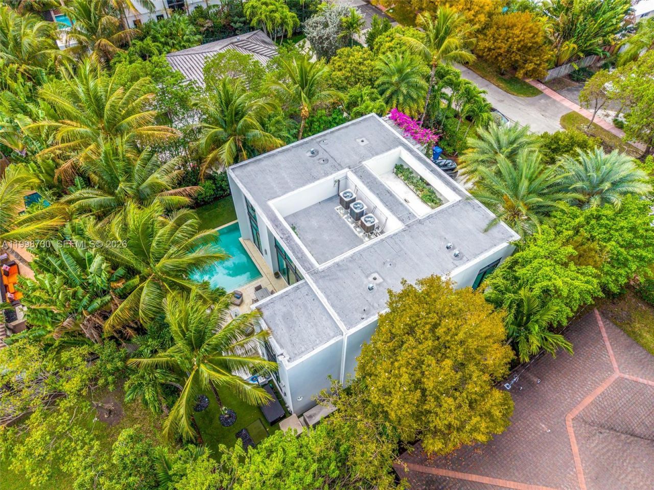4515 N Michigan Ave, Miami Beach, FL 33140 Photo