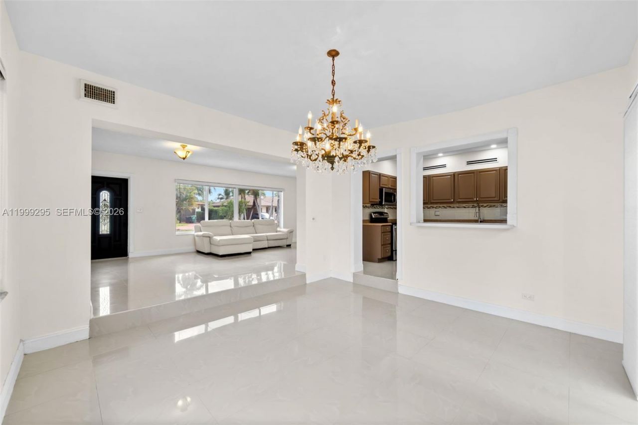 261 188th St, Unit 261, Sunny Isles Beach, FL 33160 Photo